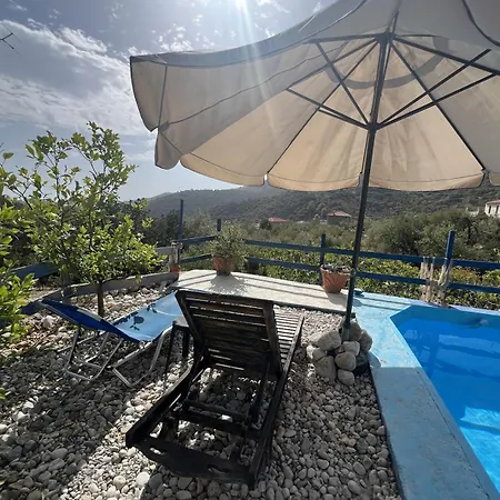 Happynest Leni, Stone House Nyaraló