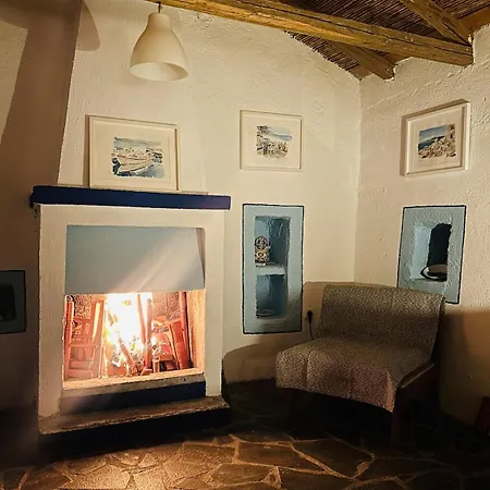 Holiday home Happynest Leni, Stone House Dhernikaiika