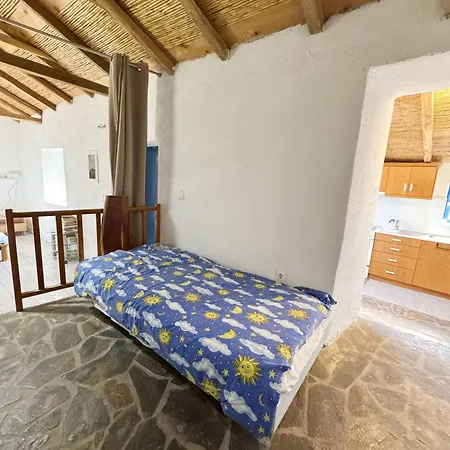 Happynest Leni, Stone House