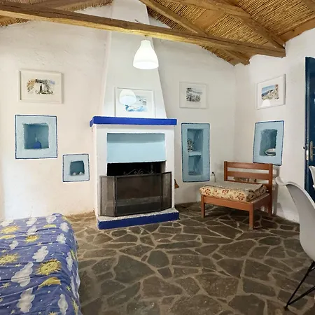 Nyaraló Happynest Leni, Stone House