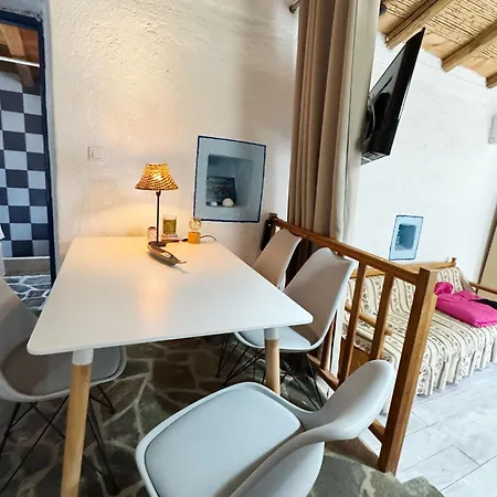 Happynest Leni, Stone House Dom wakacyjny Dhernikaíika