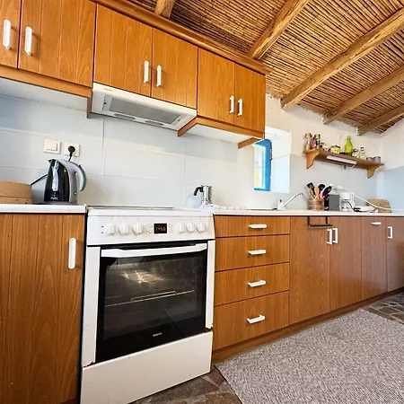 Dom wakacyjny Happynest Leni, Stone House *