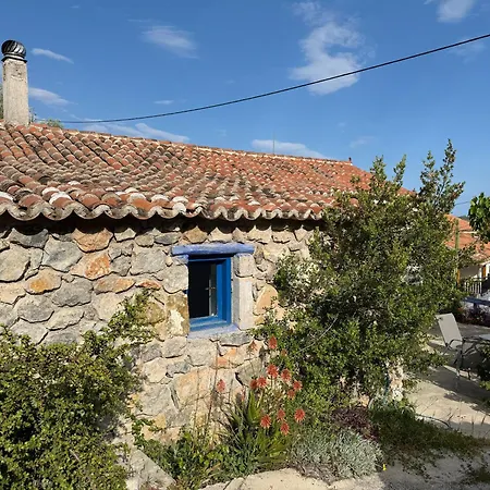 Nyaraló Happynest Leni, Stone House *