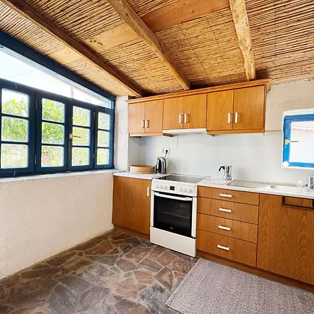 Happynest Leni, Stone House Dom wakacyjny Dhernikaíika