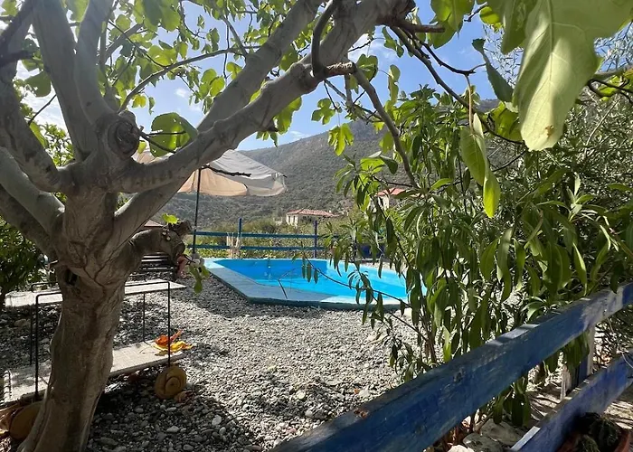 Happynest Leni, Stone House Nyaraló