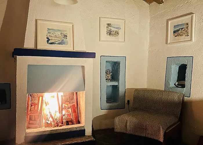 Casa de Férias Happynest Leni, Stone House Dhernikaíika