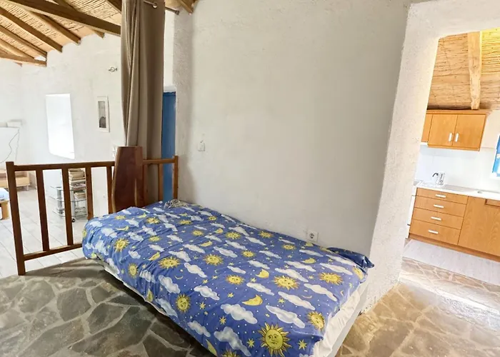 Happynest Leni, Stone House