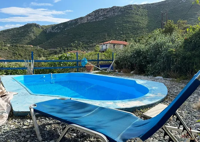 Happynest Leni, Stone House Casa de Férias *