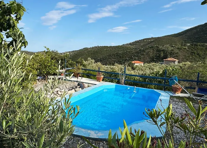 Nyaraló Happynest Leni, Stone House